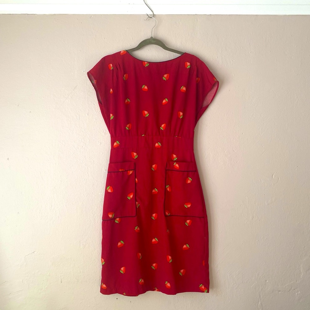 Strawberry dress 🍓 S